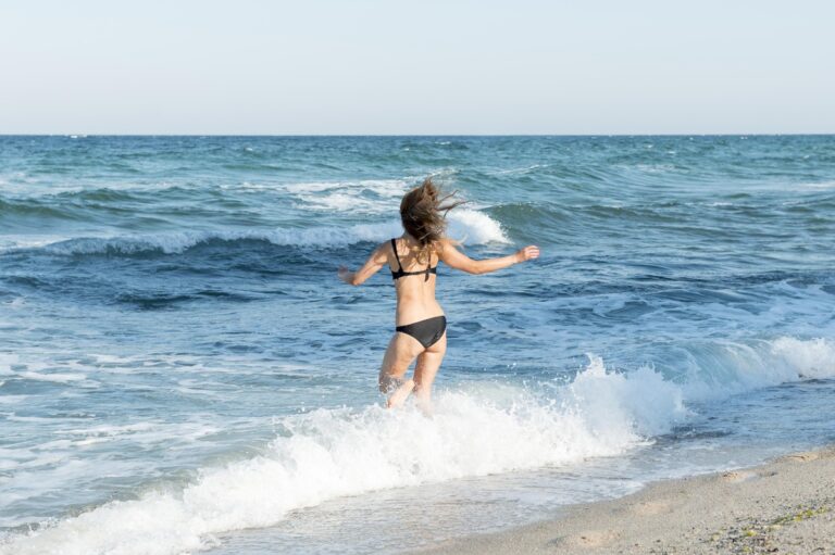 Ile stopni ma Morze Bałtyckie w Polsce? Temperatura Bałtyku miesiąc po miesiącu – czy w czerwcu da się już kąpać?